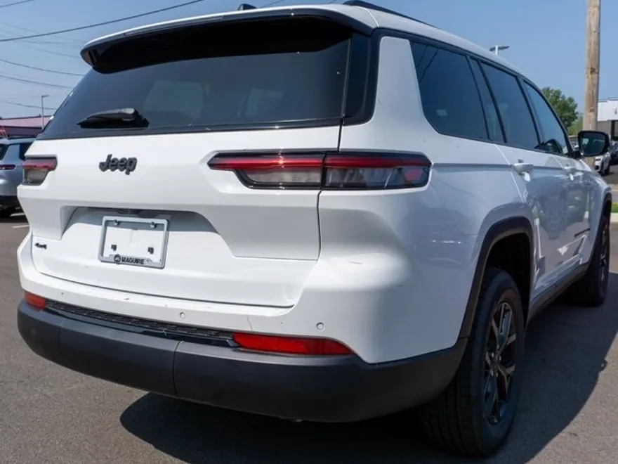 2025 Jeep Grand Cherokee Altitude X photo 1