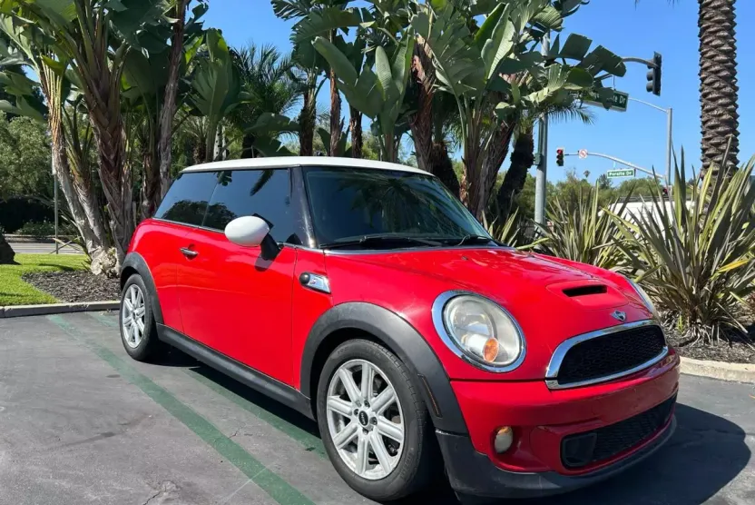 2013 Mini Cooper Hardtop S photo 1