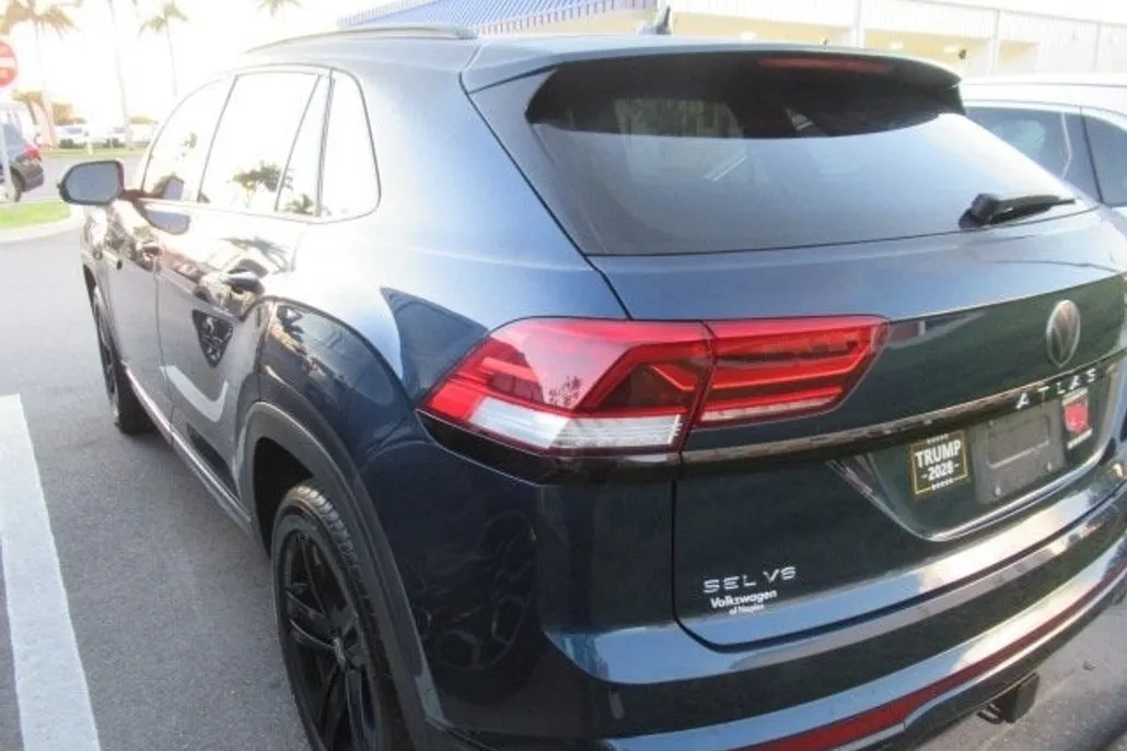 2023 Volkswagen Atlas Cross Sport V6 SEL R-Line photo 1