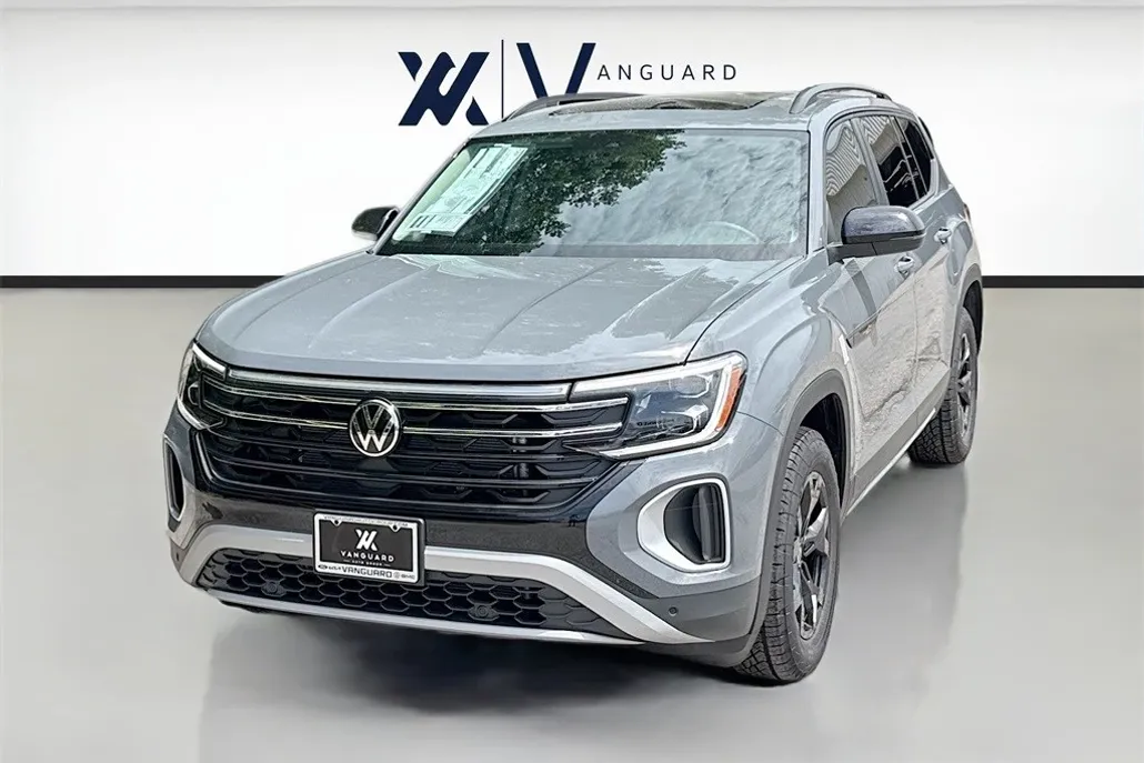2025 Volkswagen Atlas Peak Edition SE photo 1