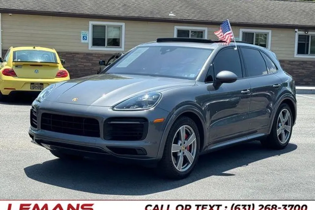 2021 Porsche Cayenne GTS photo 1