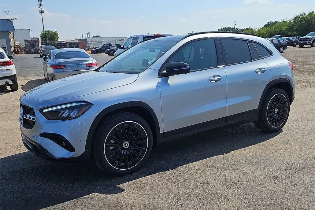 2026 Mercedes Benz GLA 250 photo 1