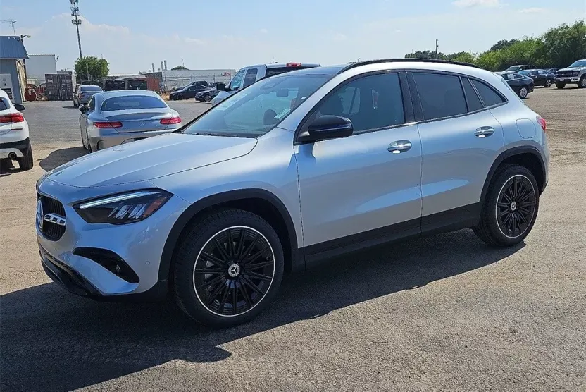 2026 Mercedes Benz GLA 250 photo 1