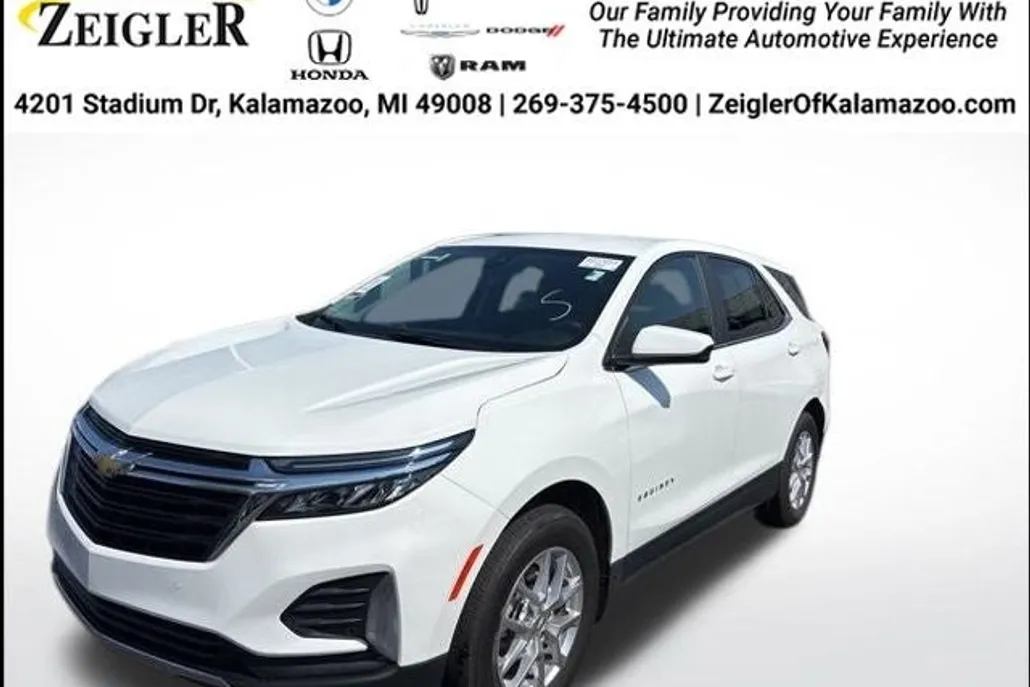 2023 Chevrolet Equinox LT photo 1
