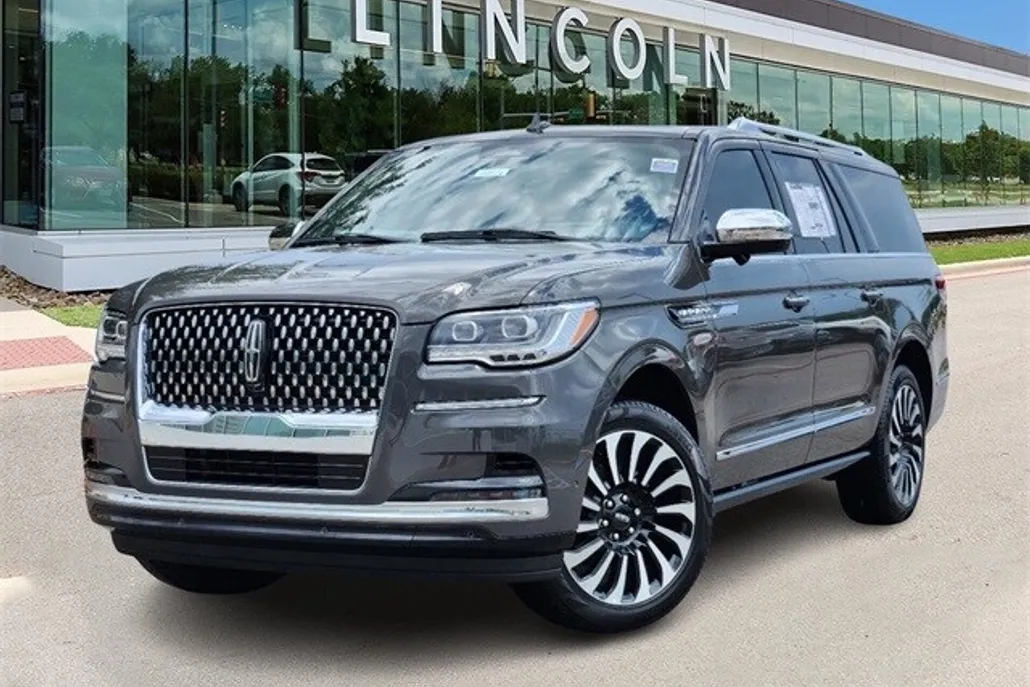 2024 Lincoln Navigator Black Label photo 1