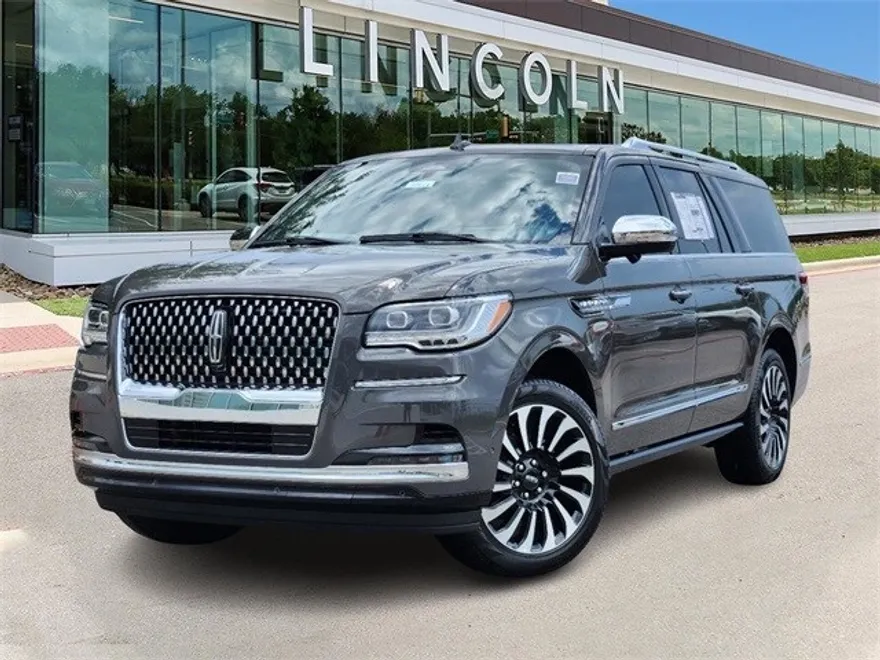 2024 Lincoln Navigator Black Label photo 1