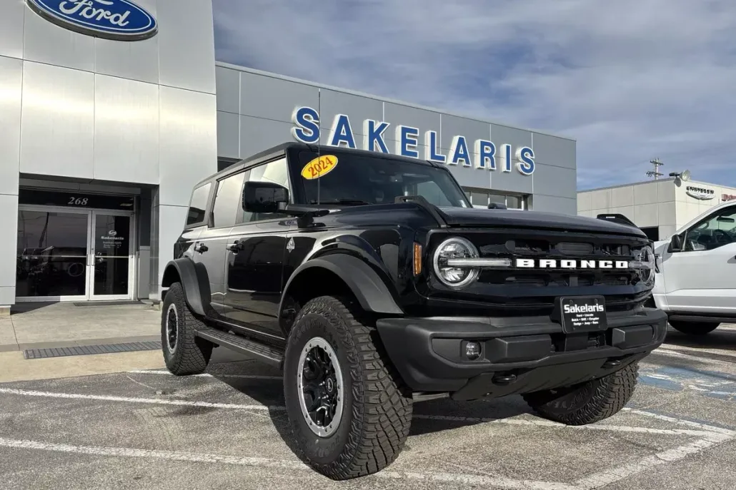 2024 Ford Bronco Outer Banks photo 1
