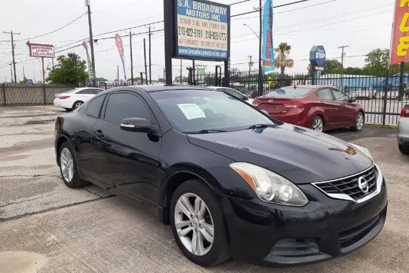 2013 Nissan Altima 2.5 S photo 1
