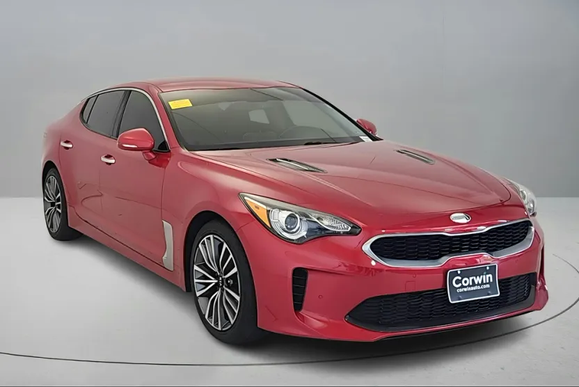 2019 Kia Stinger photo 1