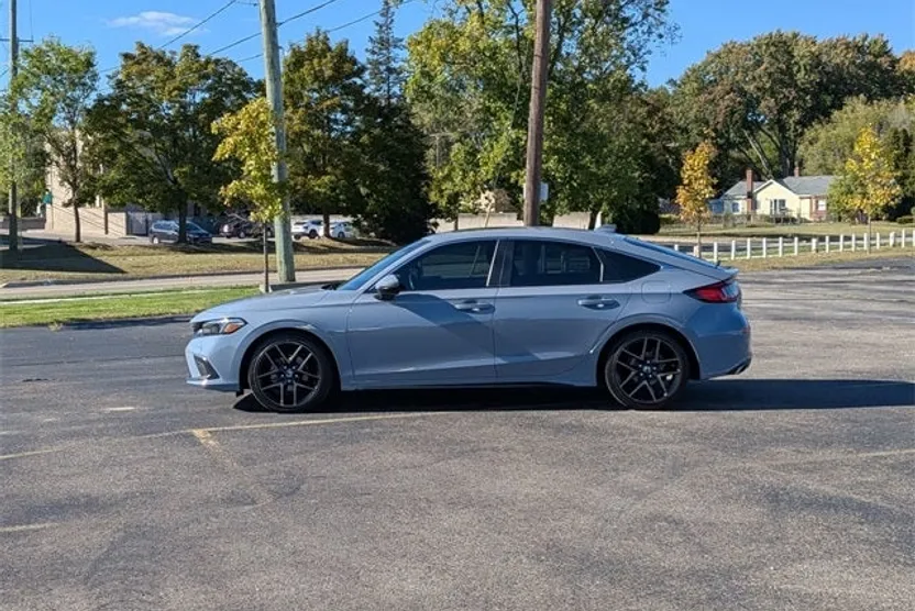2023 Honda Civic Sport Touring photo 1