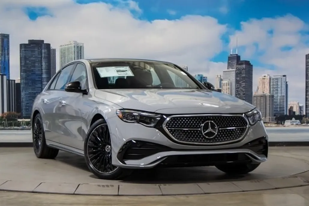 2025 Mercedes Benz E 350 4MATIC photo 1