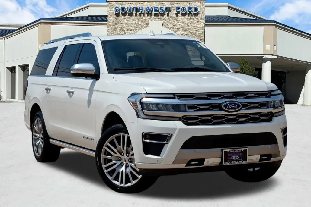 2022 Ford Expedition MAX Platinum photo 1