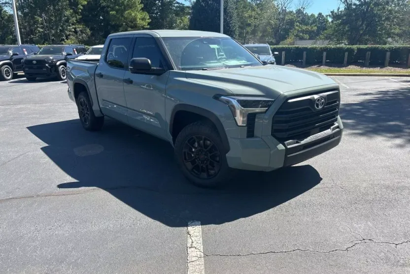 2026 Toyota Tundra SR5 CrewMax photo 1