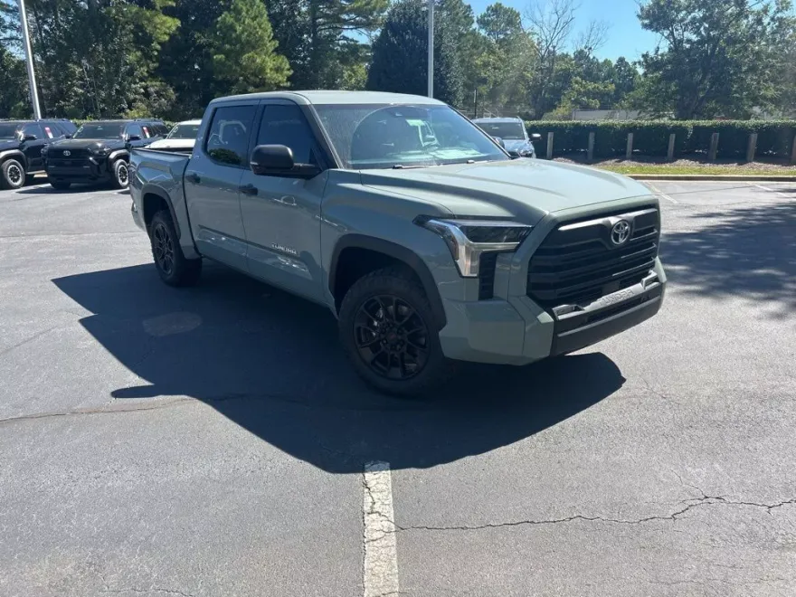 2026 Toyota Tundra SR5 CrewMax photo 1