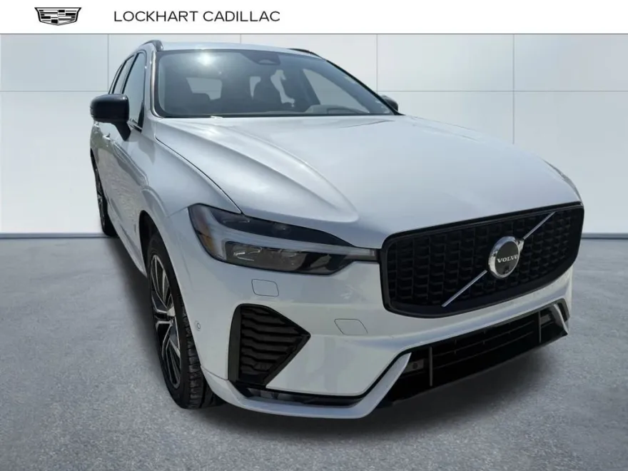 2024 Volvo XC60 Plus photo 1
