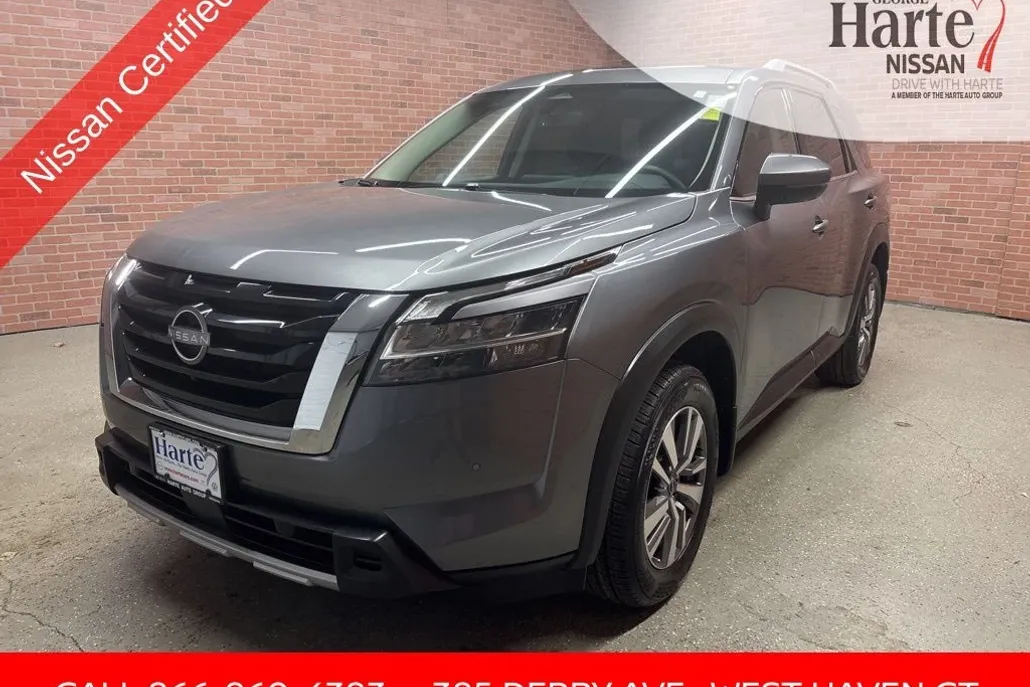2023 Nissan Pathfinder SL photo 1