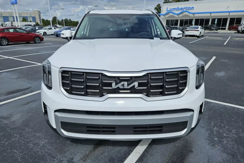 2025 Kia Telluride S photo 1