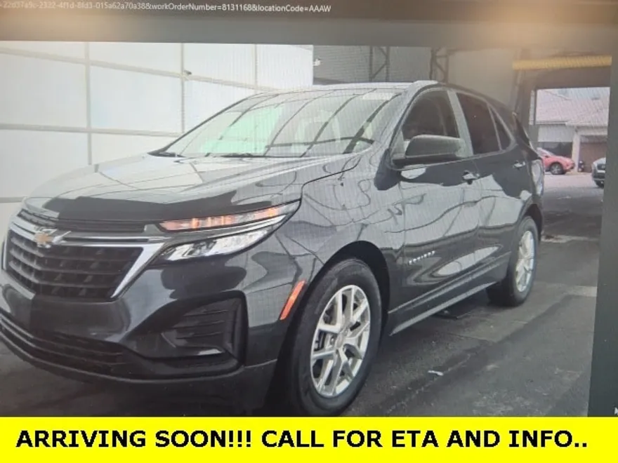 2022 Chevrolet Equinox LS photo 1