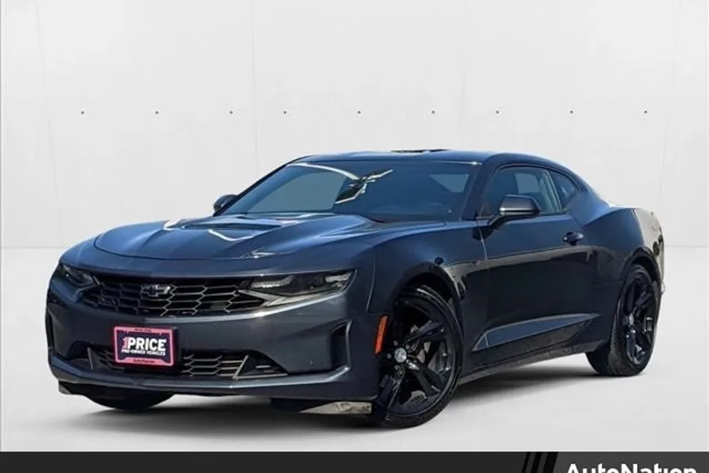 2020 Chevrolet Camaro LT1 photo 1