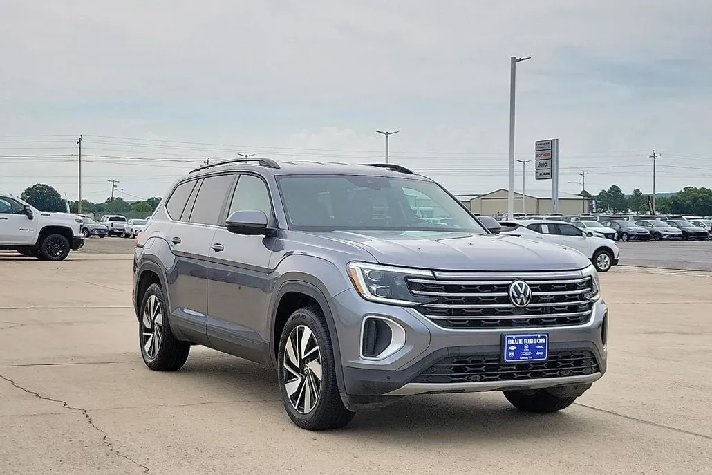 2024 Volkswagen Atlas SE Technology photo 1