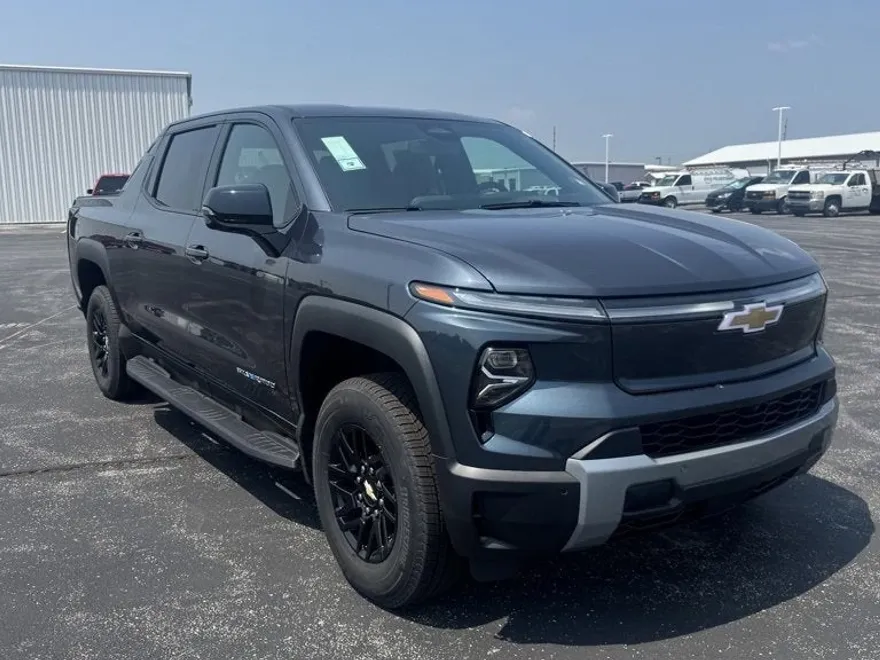 2025 Chevrolet Silverado EV LT photo 1