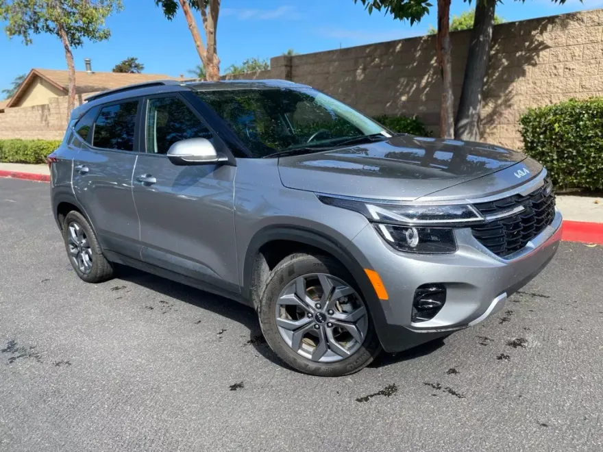 2024 Kia Seltos S photo 1