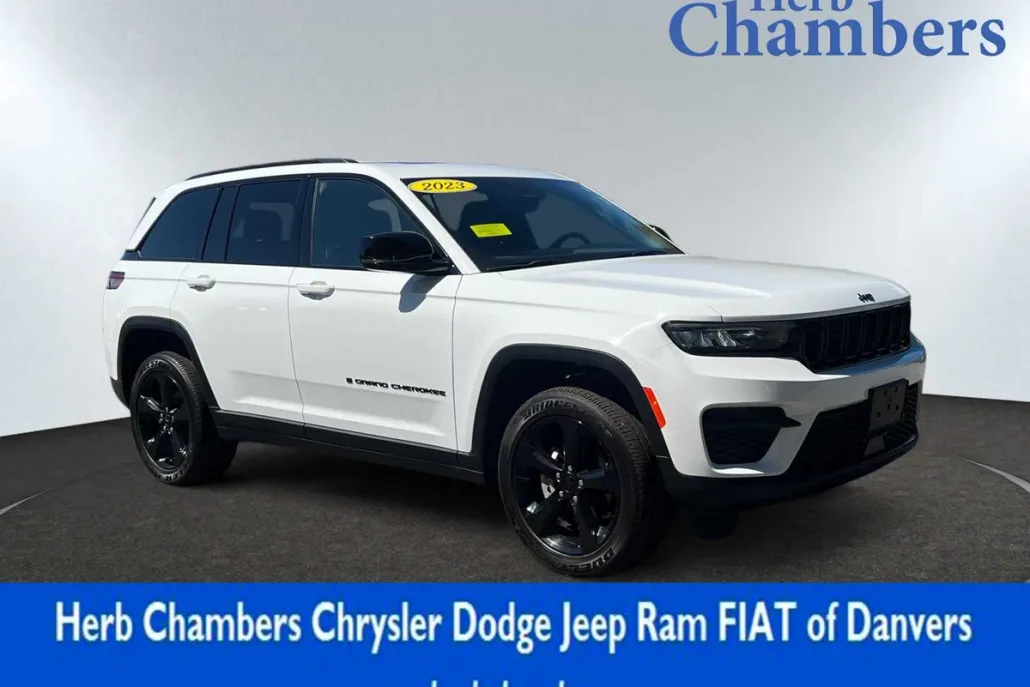 2023 Jeep Grand Cherokee Altitude photo 1