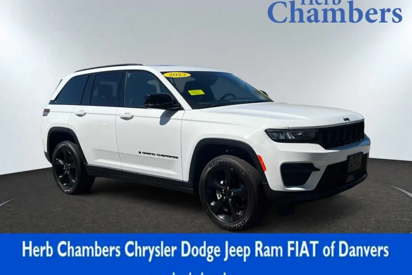 2023 Jeep Grand Cherokee Altitude photo 1