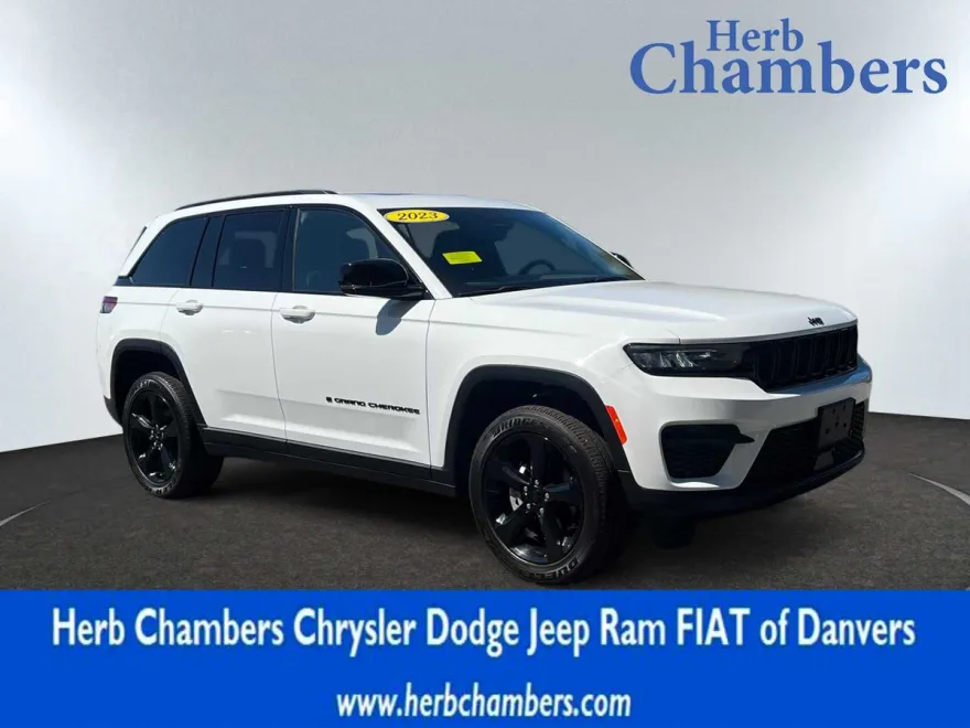 2023 Jeep Grand Cherokee Altitude photo 1