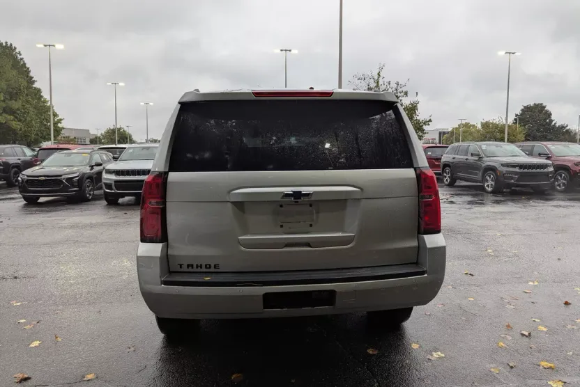 2019 Chevrolet Tahoe LT photo 1