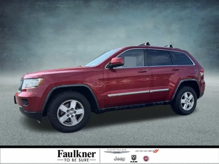 2011 Jeep Grand Cherokee Laredo photo 1
