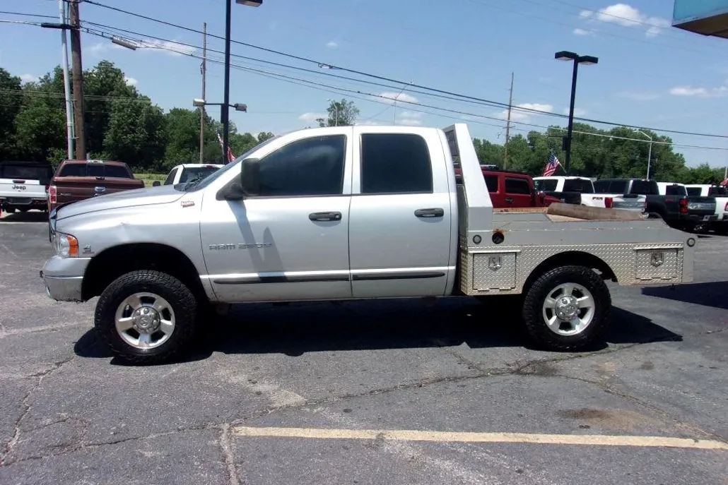 2004 Dodge Ram ST photo 1