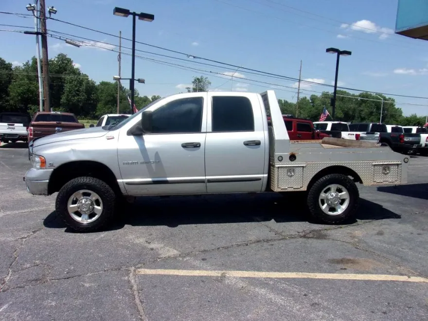 2004 Dodge Ram ST photo 1