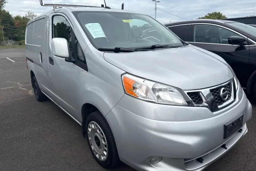 2020 Nissan NV200 SV photo 1