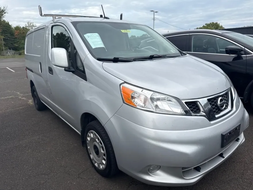 2020 Nissan NV200 SV photo 1