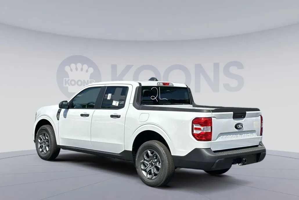 2025 Ford Maverick XLT photo 1