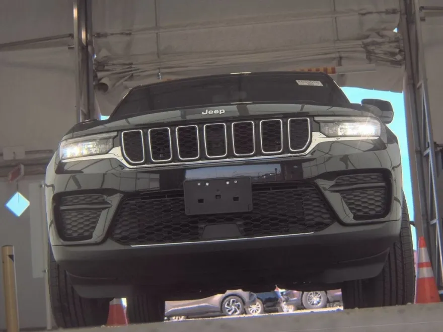 2024 Jeep Grand Cherokee Laredo photo 1