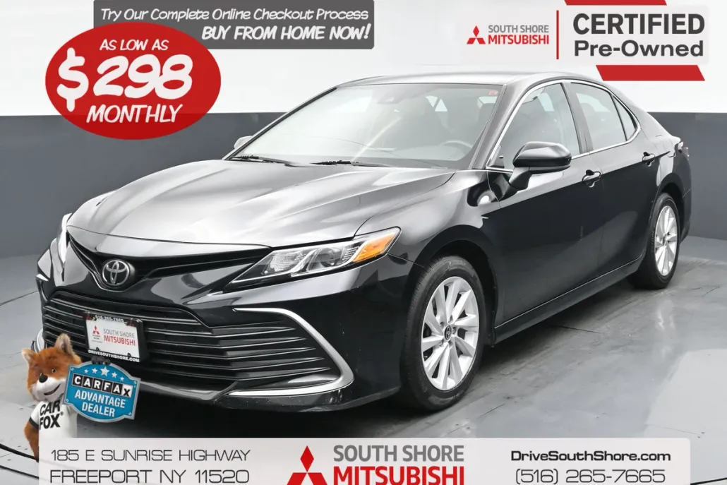 2021 Toyota Camry LE photo 1