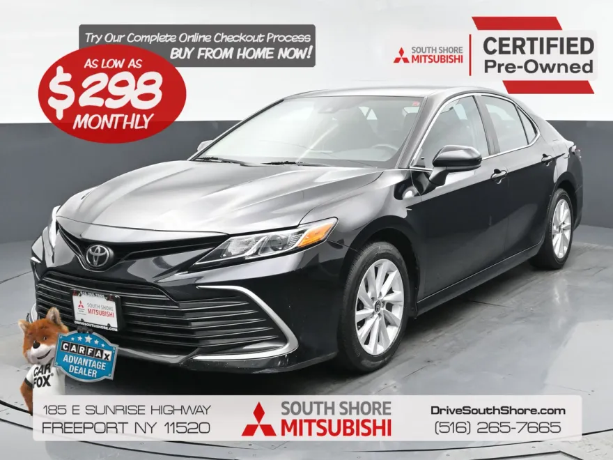2021 Toyota Camry LE photo 1