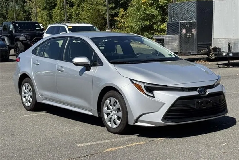 2023 Toyota Corolla Hybrid LE photo 1