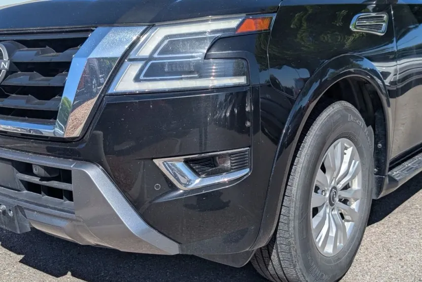 2023 Nissan Armada SV photo 1