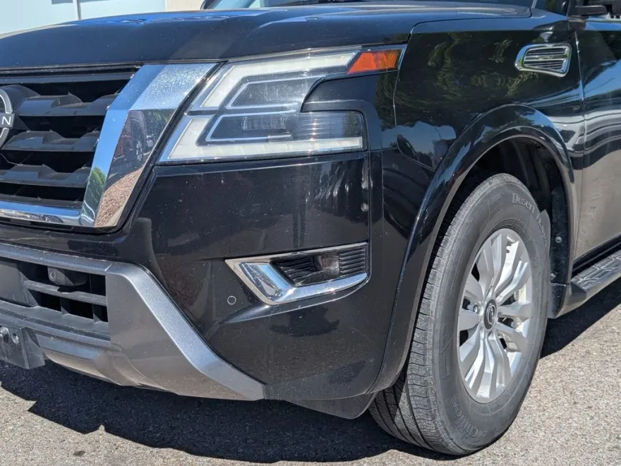 2023 Nissan Armada SV photo 1