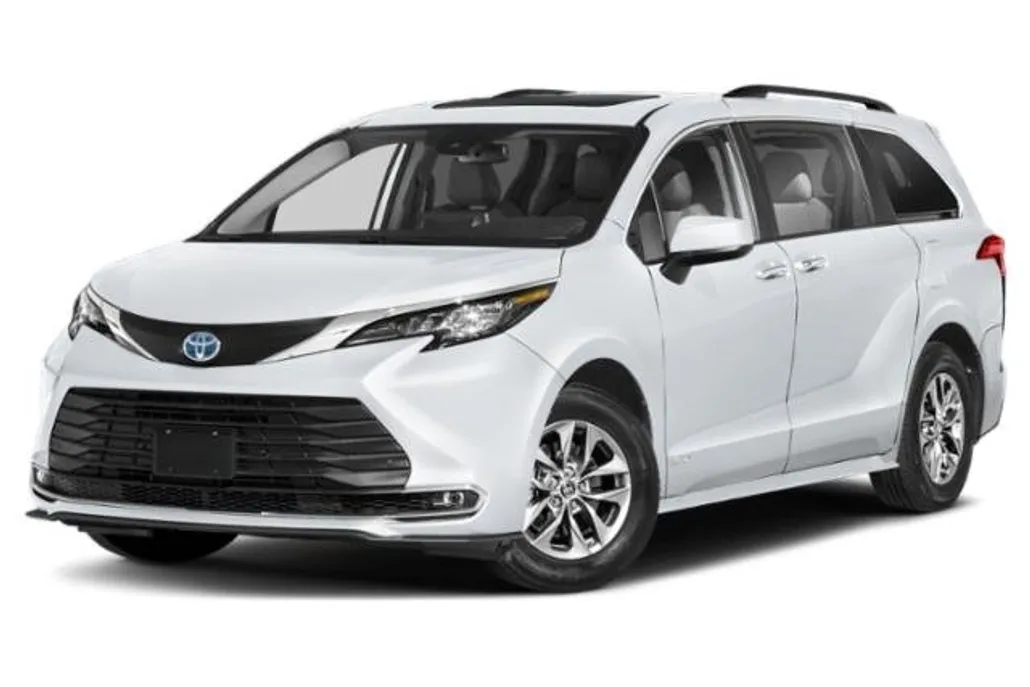 2025 Toyota Sienna XLE photo 1