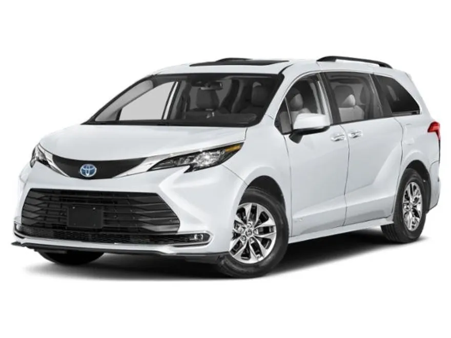 2025 Toyota Sienna XLE photo 1