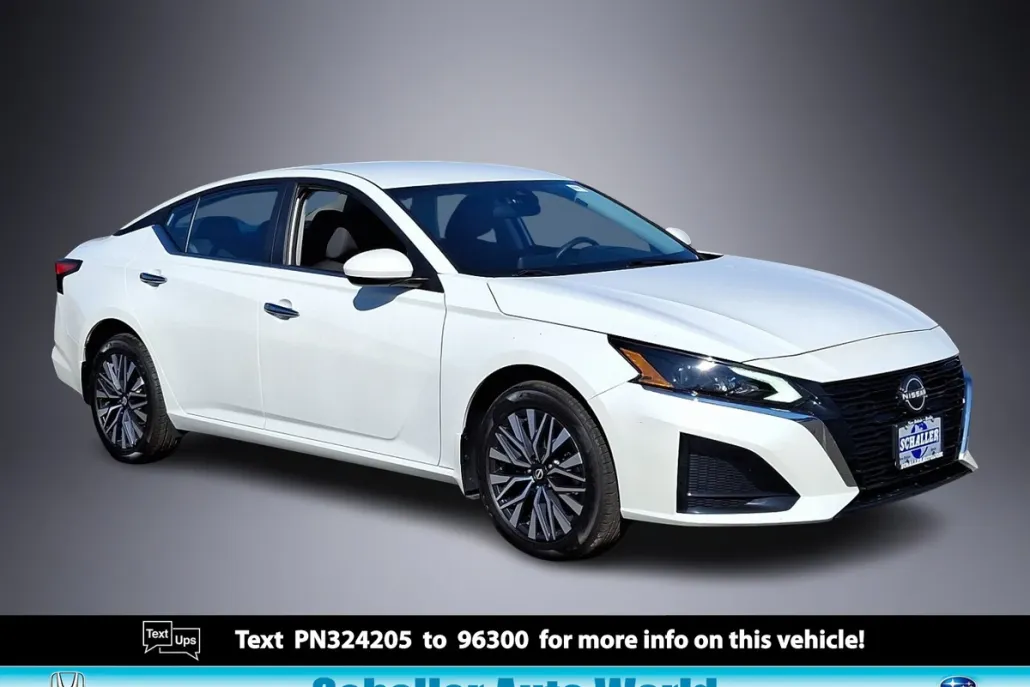 2023 Nissan Altima 2.5 SV photo 1