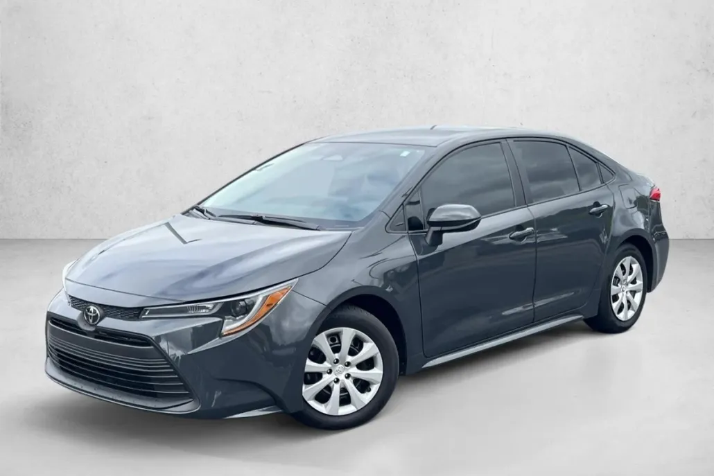 2024 Toyota Corolla LE photo 1