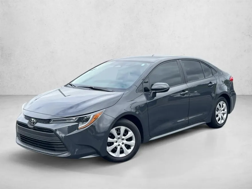 2024 Toyota Corolla LE photo 1