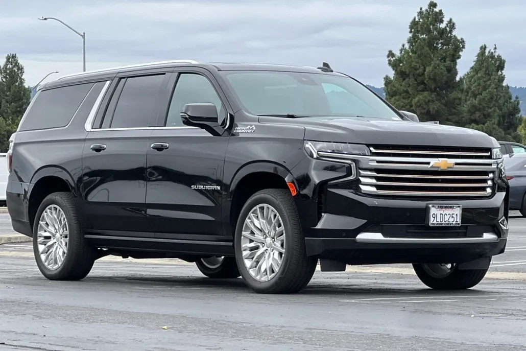 2024 Chevrolet Suburban High Country photo 1