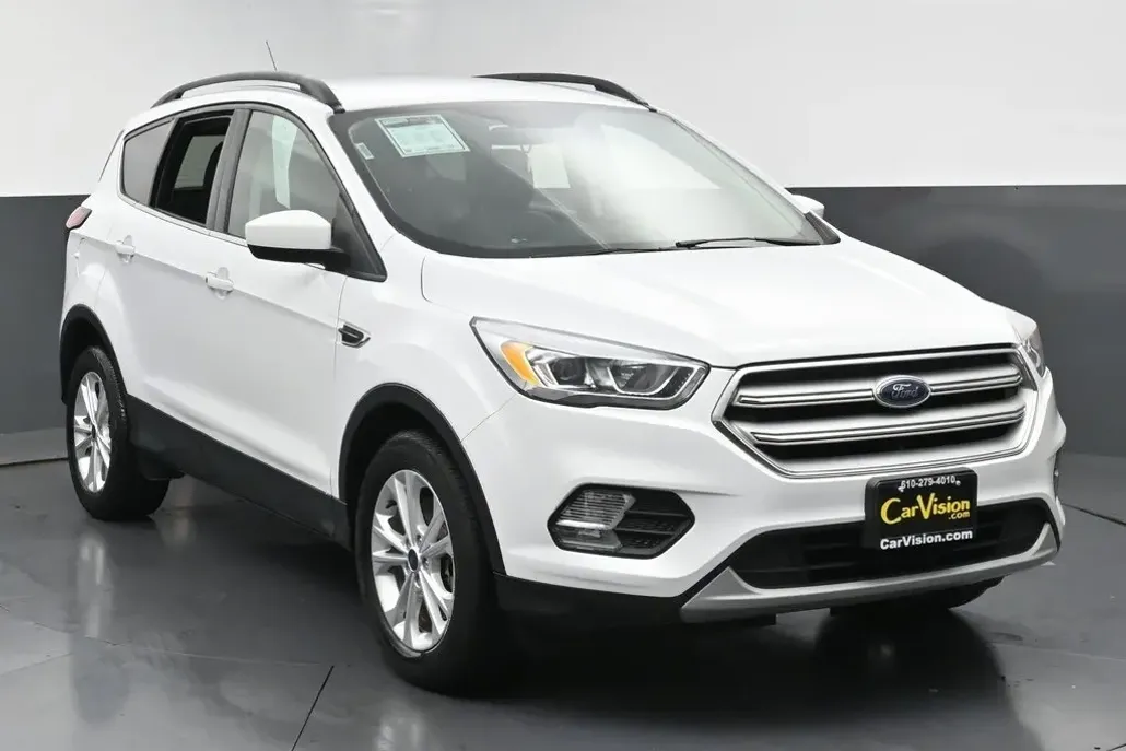 2019 Ford Escape SEL photo 1