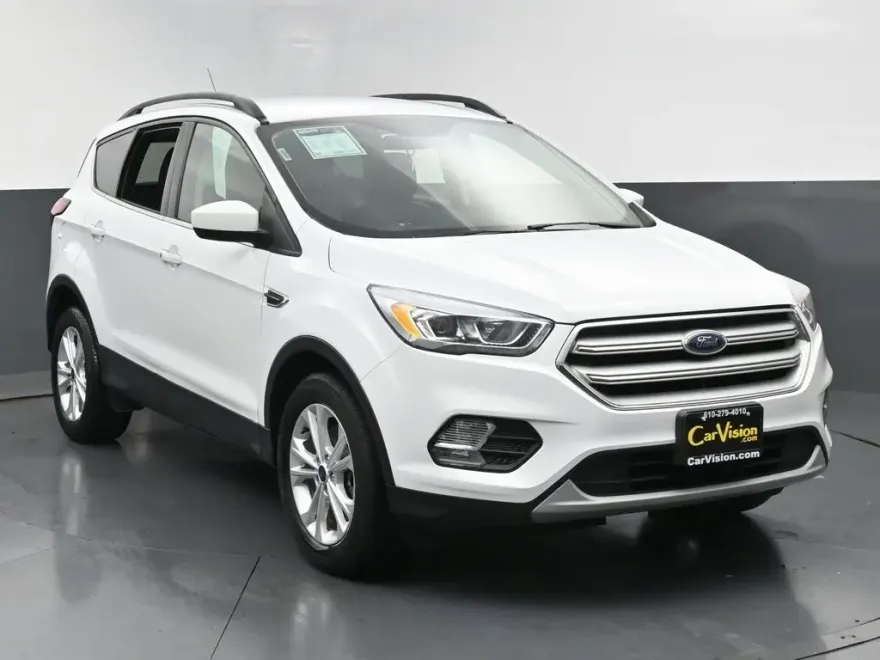 2019 Ford Escape SEL photo 1